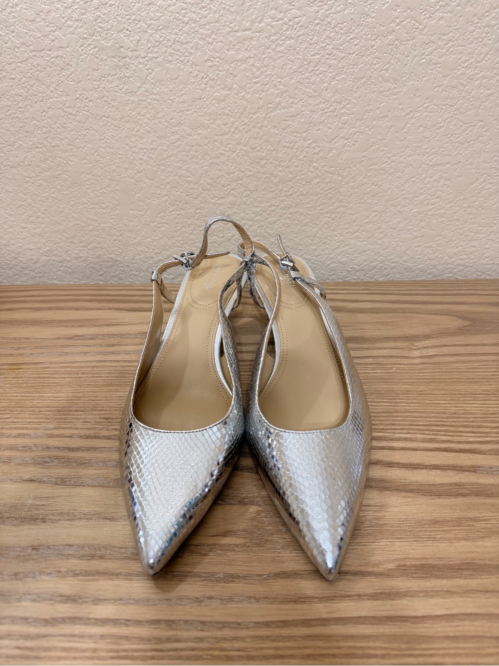 Michael Kors Alora Silver Pointed Toe Slingback Heels size 9, new!
